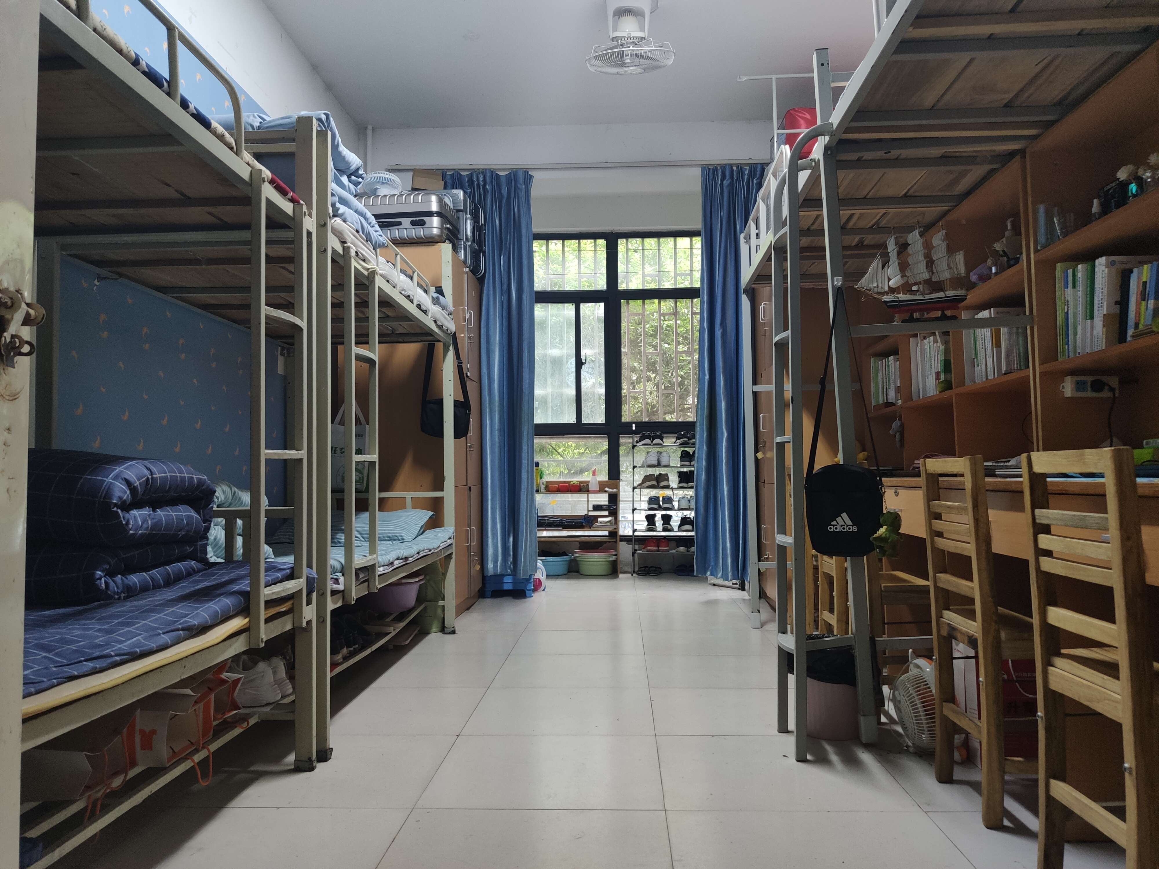 安徽信息工程学院寝室图片