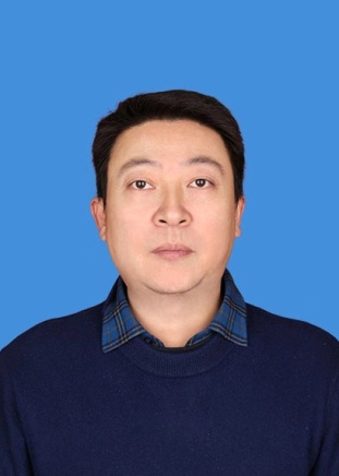 王泽强 证件照.jpg